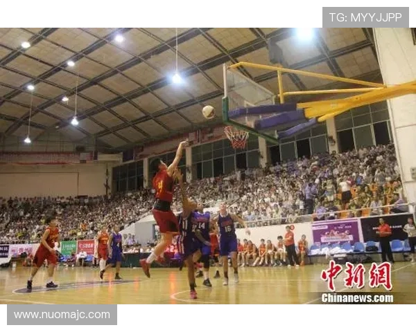 四川女篮高颂赛场展现沉稳风采 用经验助力球队攀登巅峰